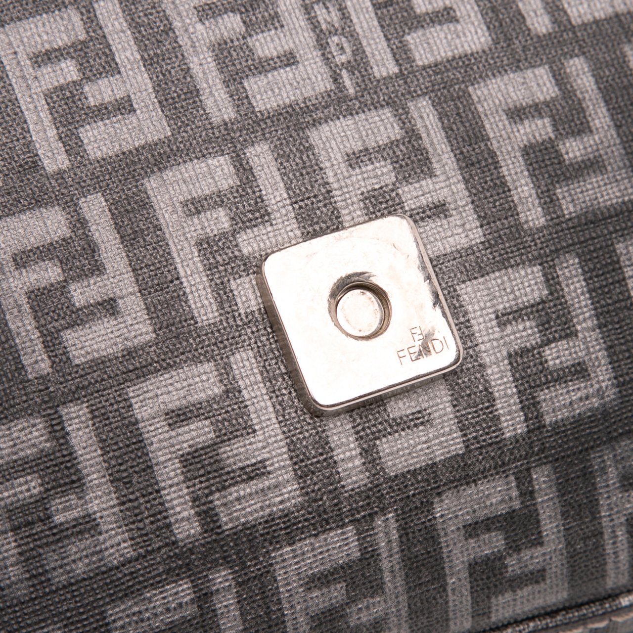 Fendi Zucchino Spalmati Chain Mamma Forever Grijs