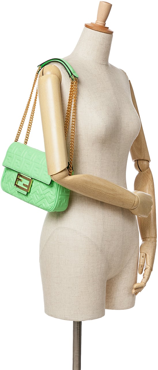 Fendi Zucca Embossed Leather Chain Midi Baguette Groen