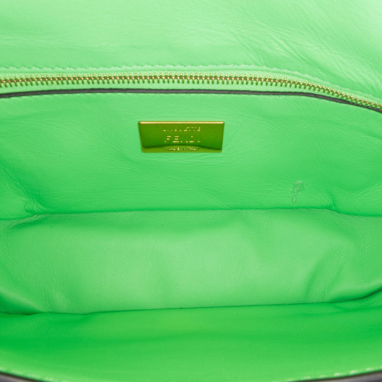 Fendi Zucca Embossed Leather Chain Midi Baguette Groen