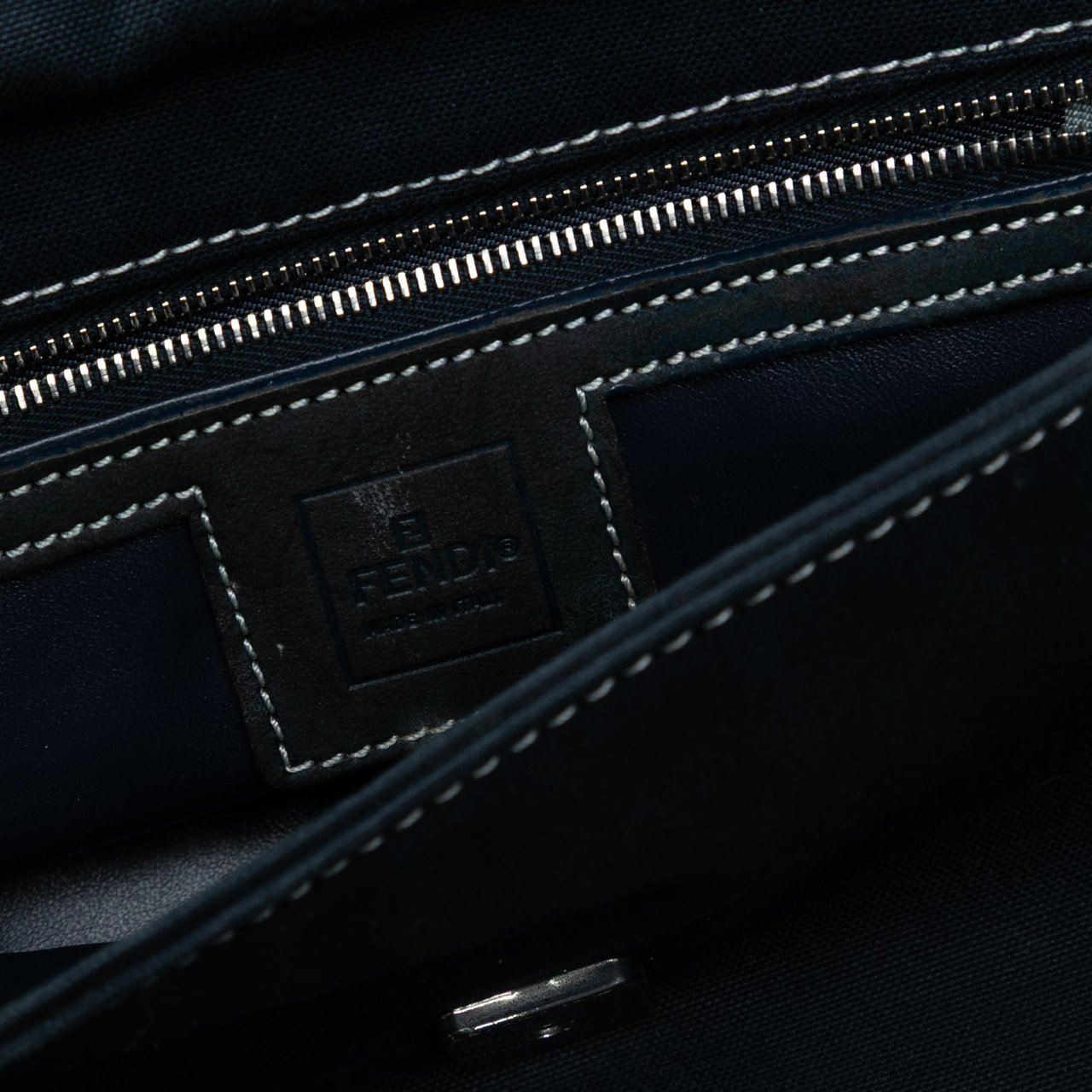 Fendi Canvas Baguette Shoulder Bag Zwart