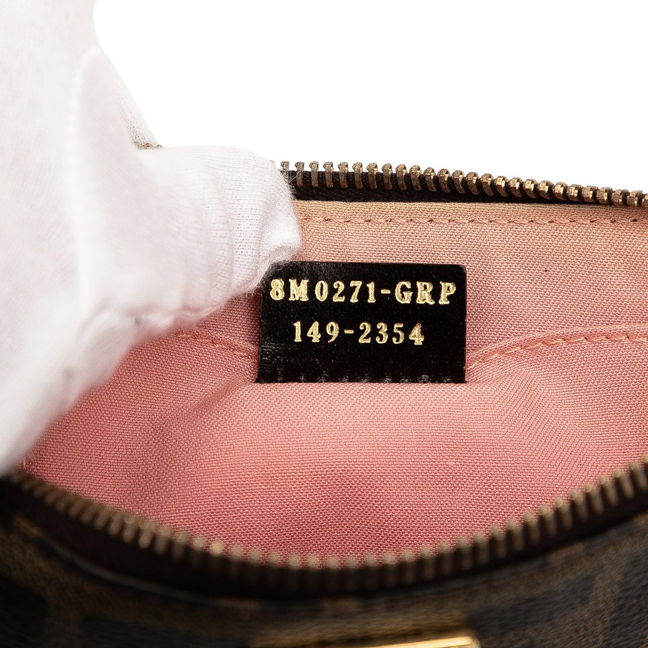 Fendi Zucca Spalmati Chain Pochette Bruin