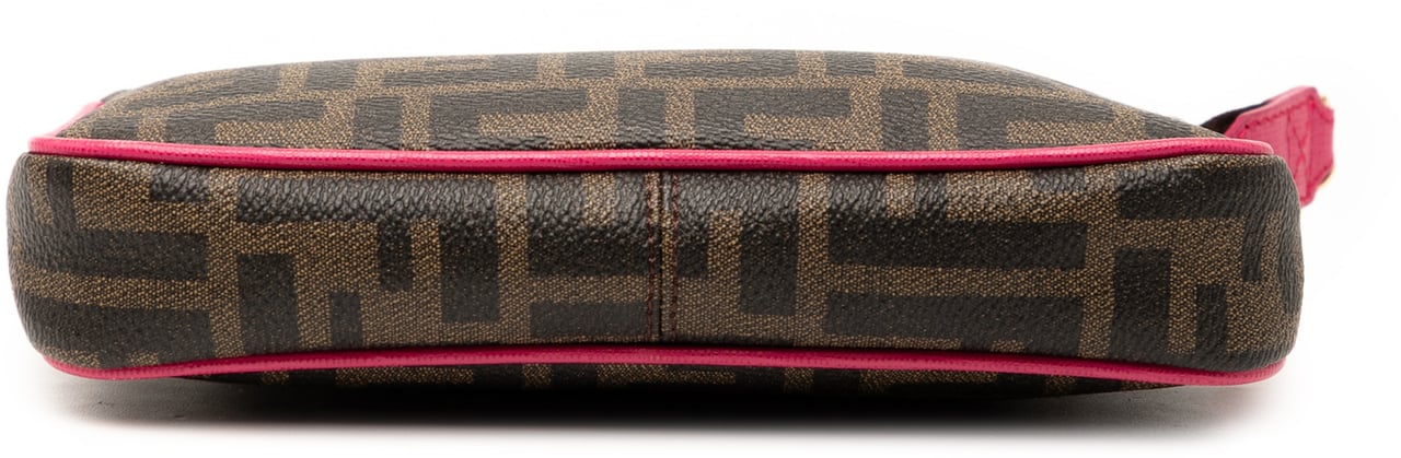 Fendi Zucca Spalmati Chain Pochette Bruin