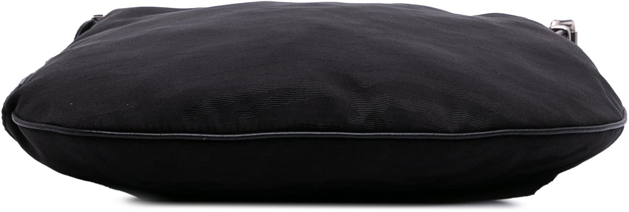 Fendi Zebra Print Canvas Oyster Hobo Zwart