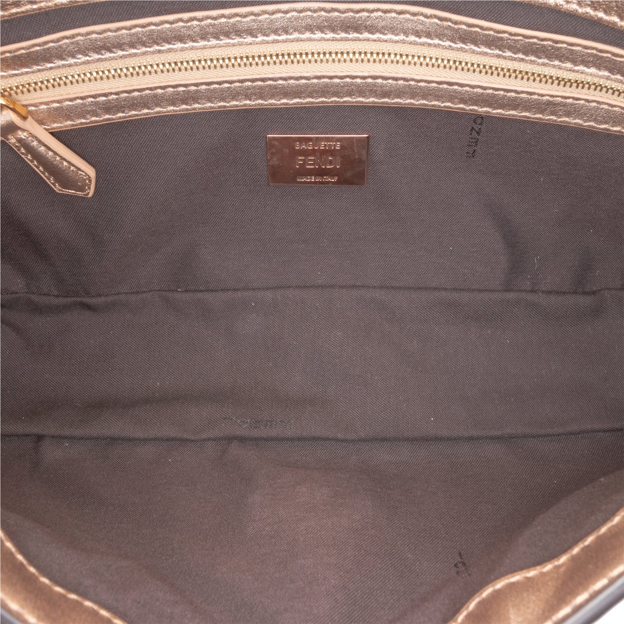 Fendi Zucca Embossed Metallic Leather Baguette Satchel Roze