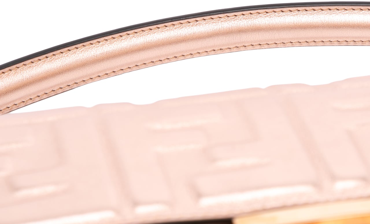 Fendi Zucca Embossed Metallic Leather Baguette Satchel Roze