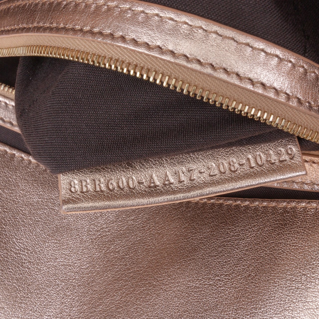 Fendi Zucca Embossed Metallic Leather Baguette Satchel Roze