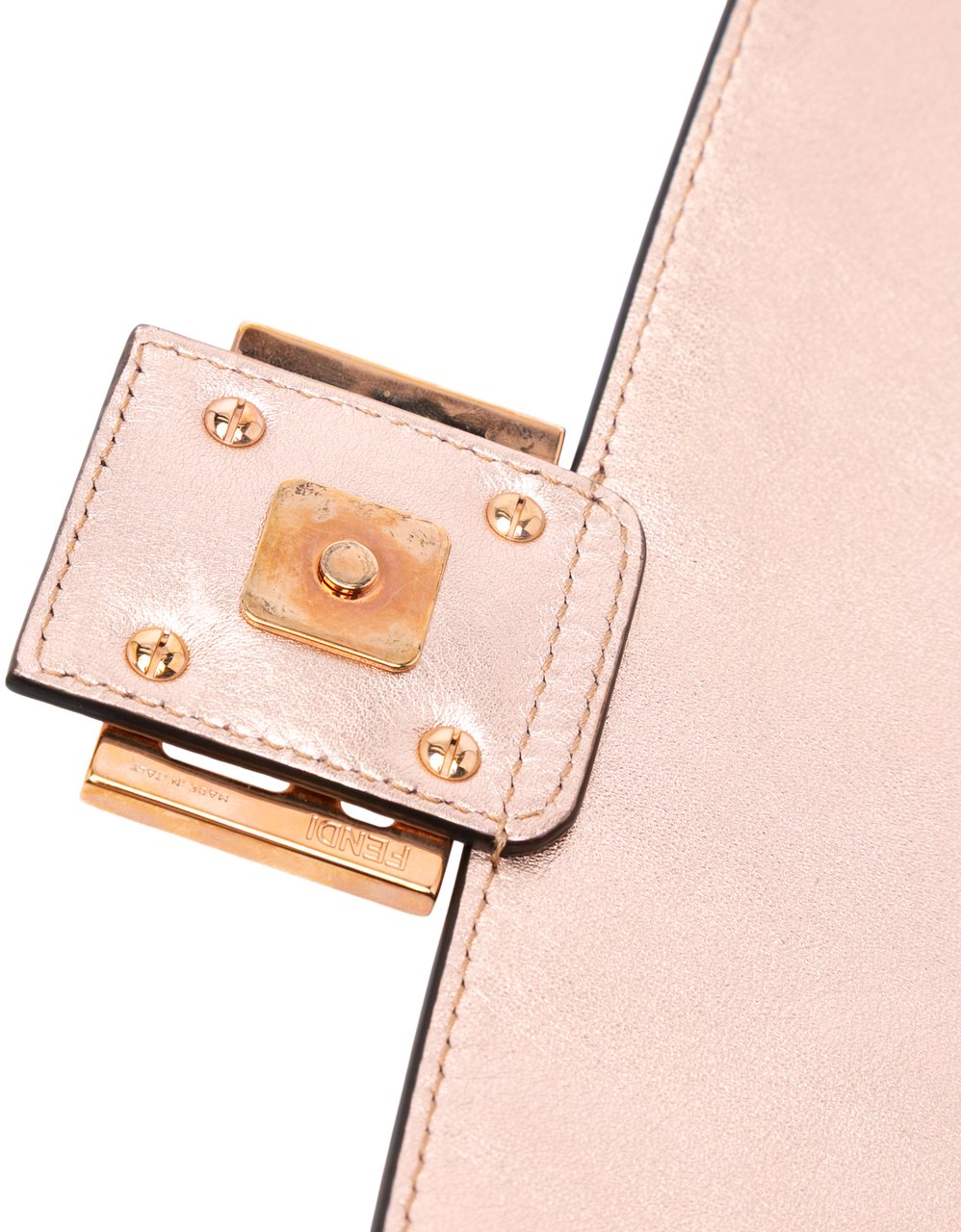Fendi Zucca Embossed Metallic Leather Baguette Satchel Roze