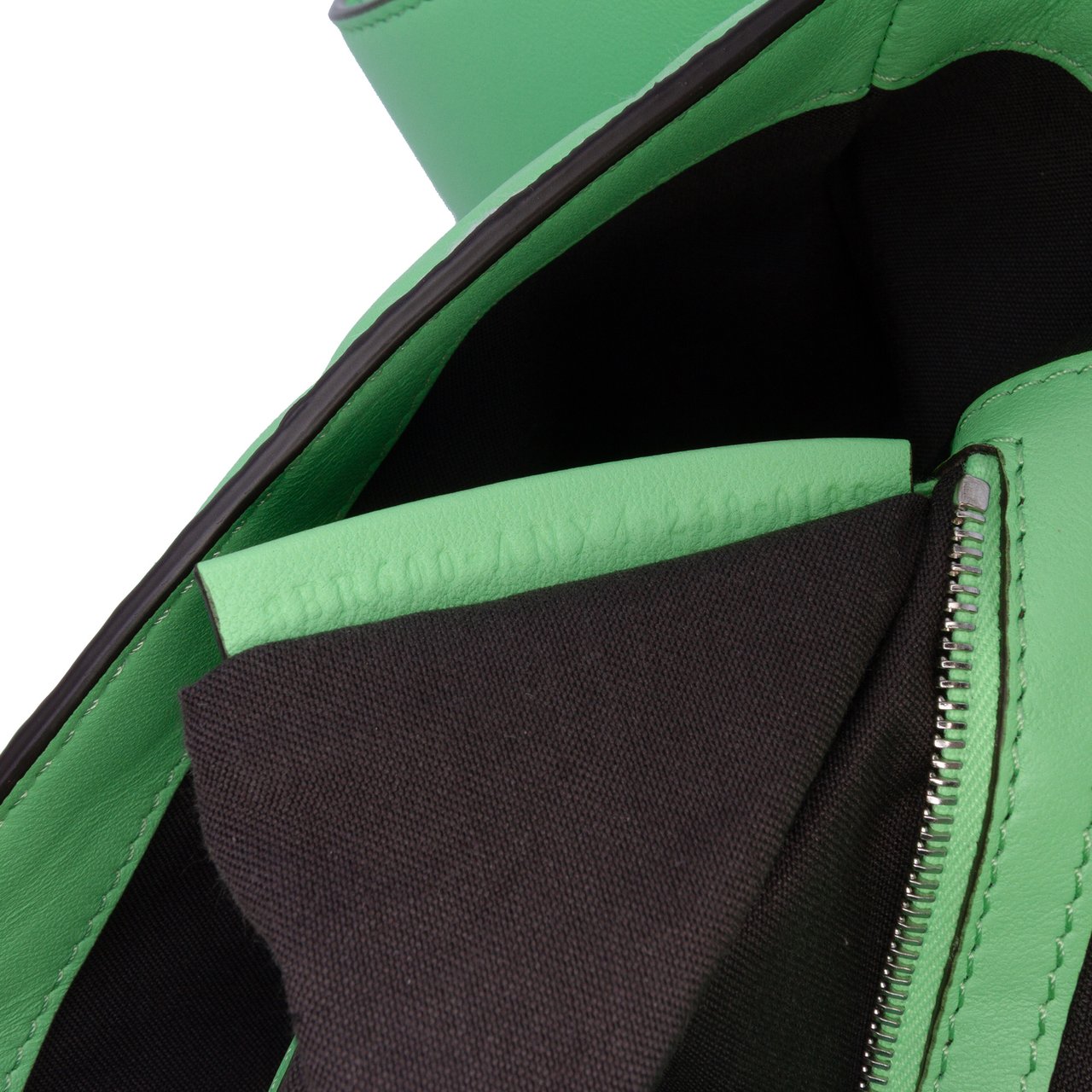 Fendi Zucca Embossed Stitched Leather Baguette Satchel Groen