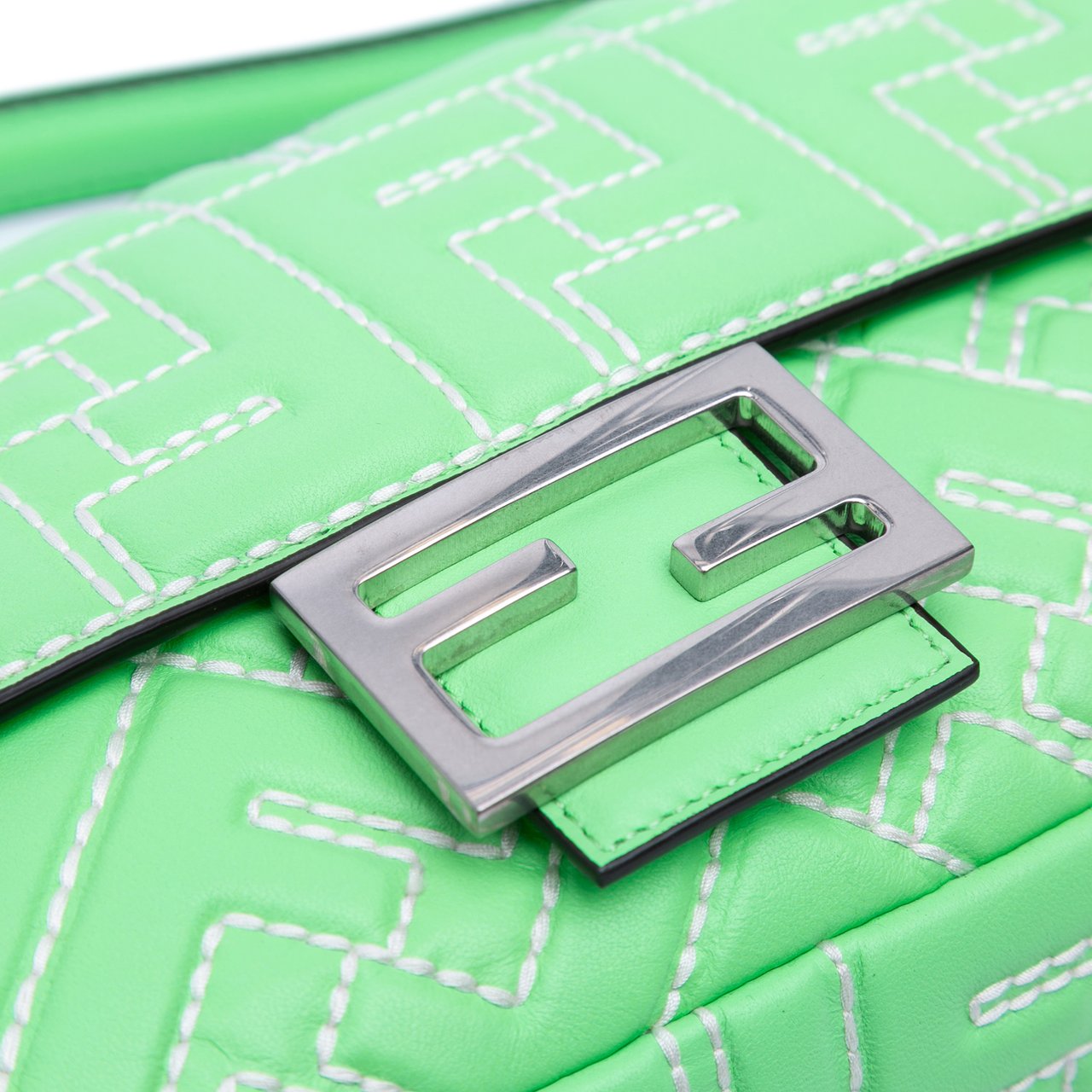 Fendi Zucca Embossed Stitched Leather Baguette Satchel Groen