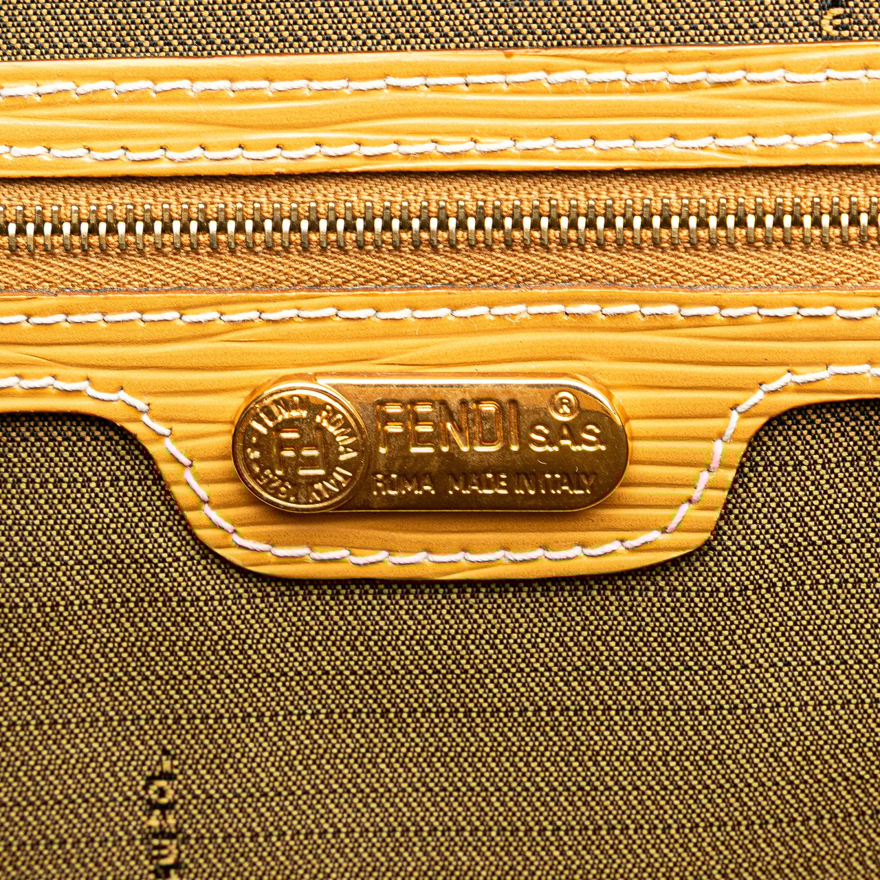 Fendi Leather Tote Geel