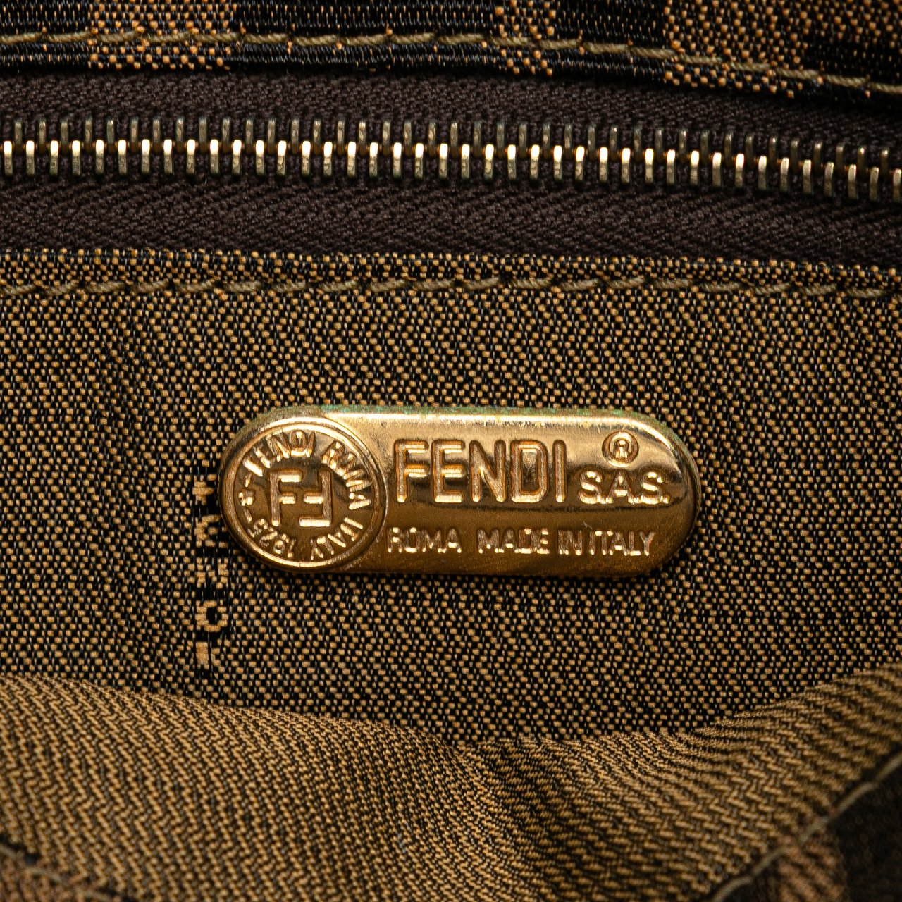 Fendi Zucca Canvas Shoulder Bag Bruin