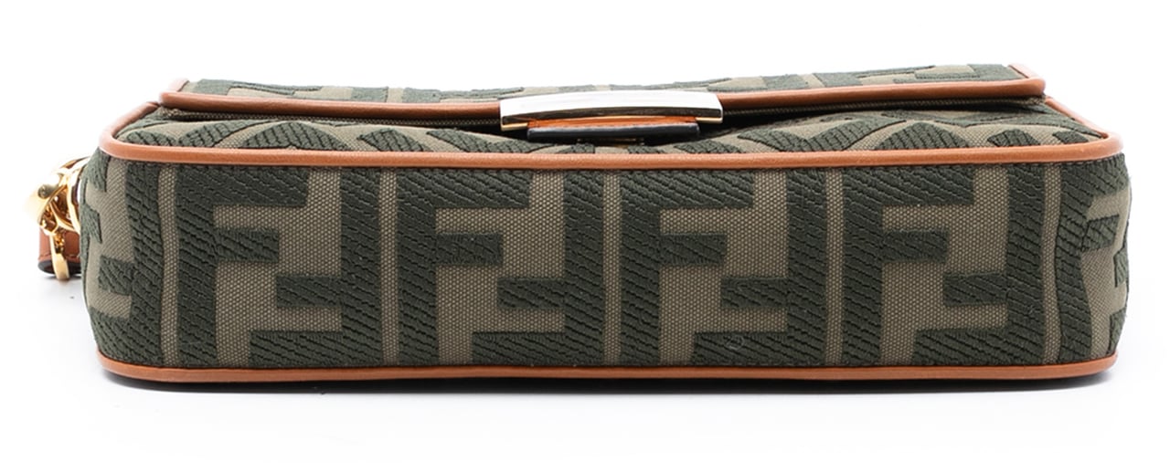 Fendi Zucca Embroidered Canvas Baguette Satchel Groen