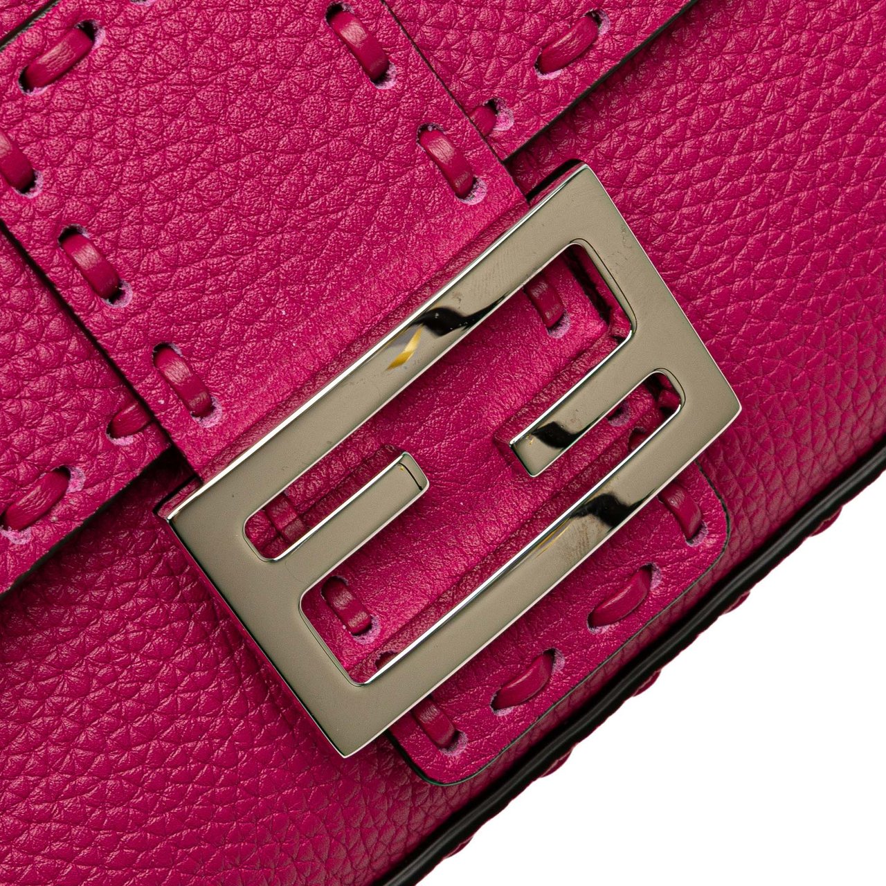 Fendi Leather Selleria Baguette Satchel Roze