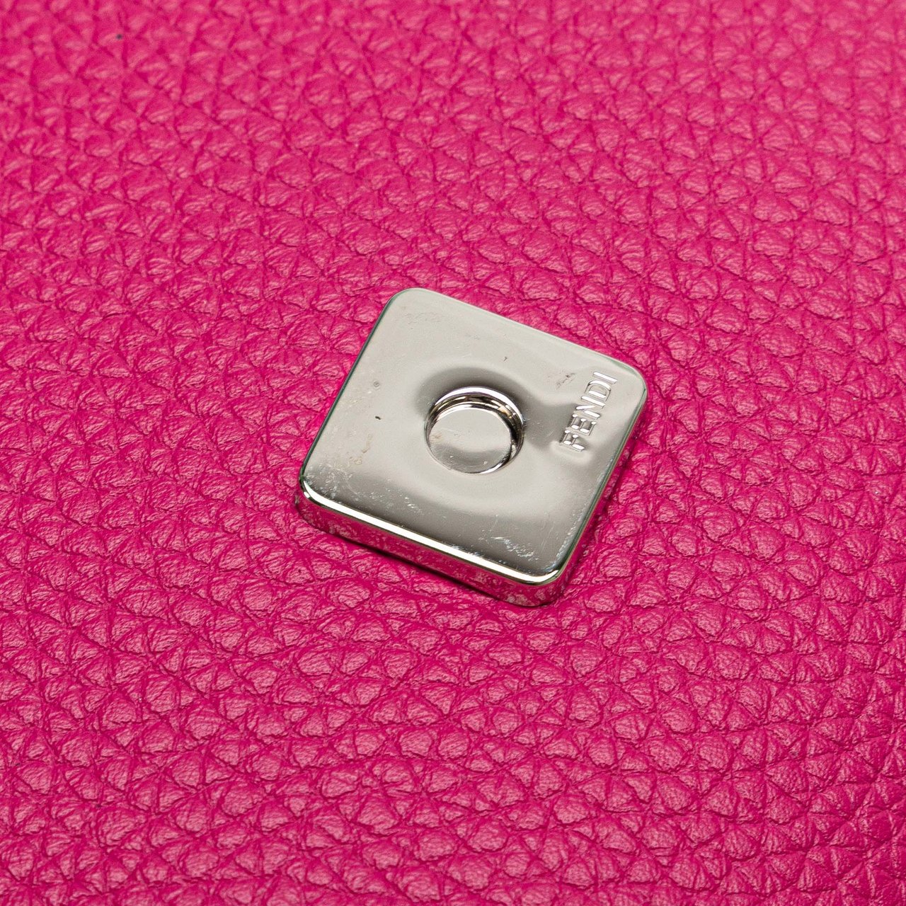 Fendi Leather Selleria Baguette Satchel Roze