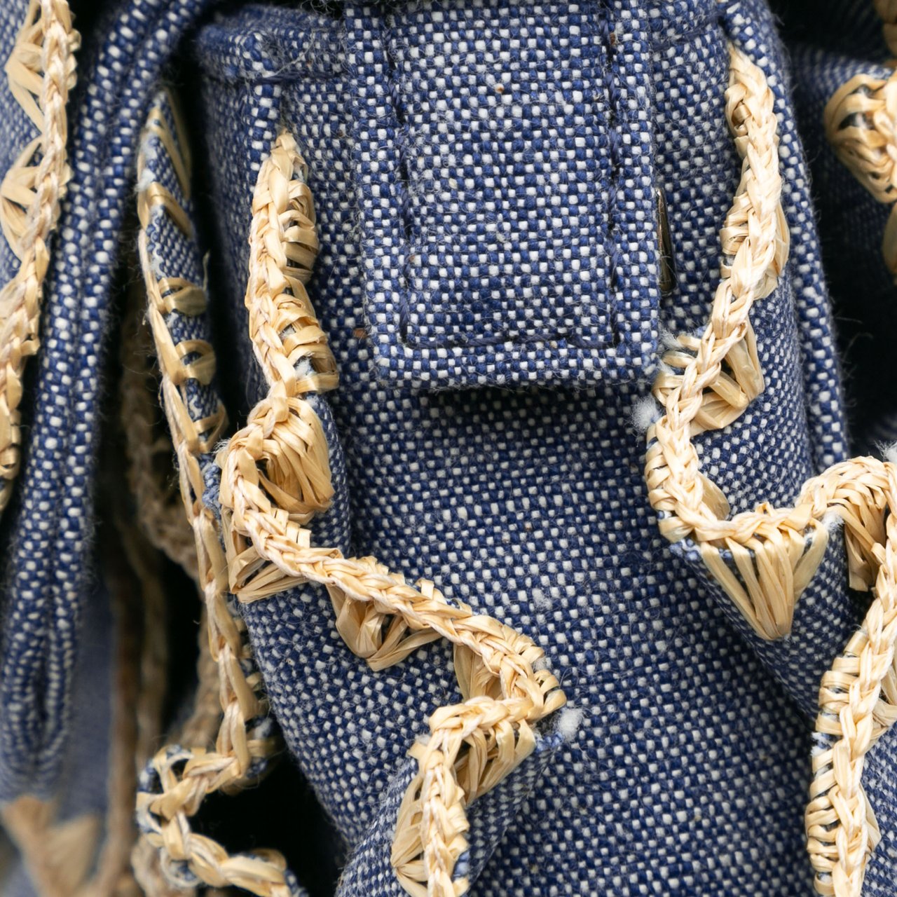 Fendi Embroidered Denim Ruffled F is Fendi Kan I Baguette Blauw