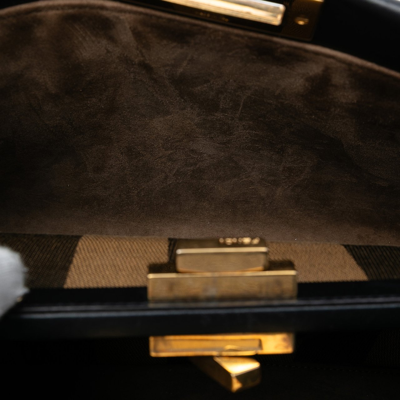Fendi Medium Shiny Nappa Peekaboo Iconic Satchel Zwart