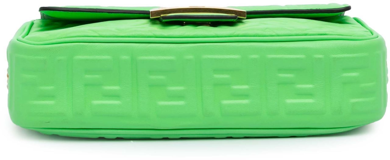 Fendi Zucca Embossed Leather Chain Midi Baguette Groen