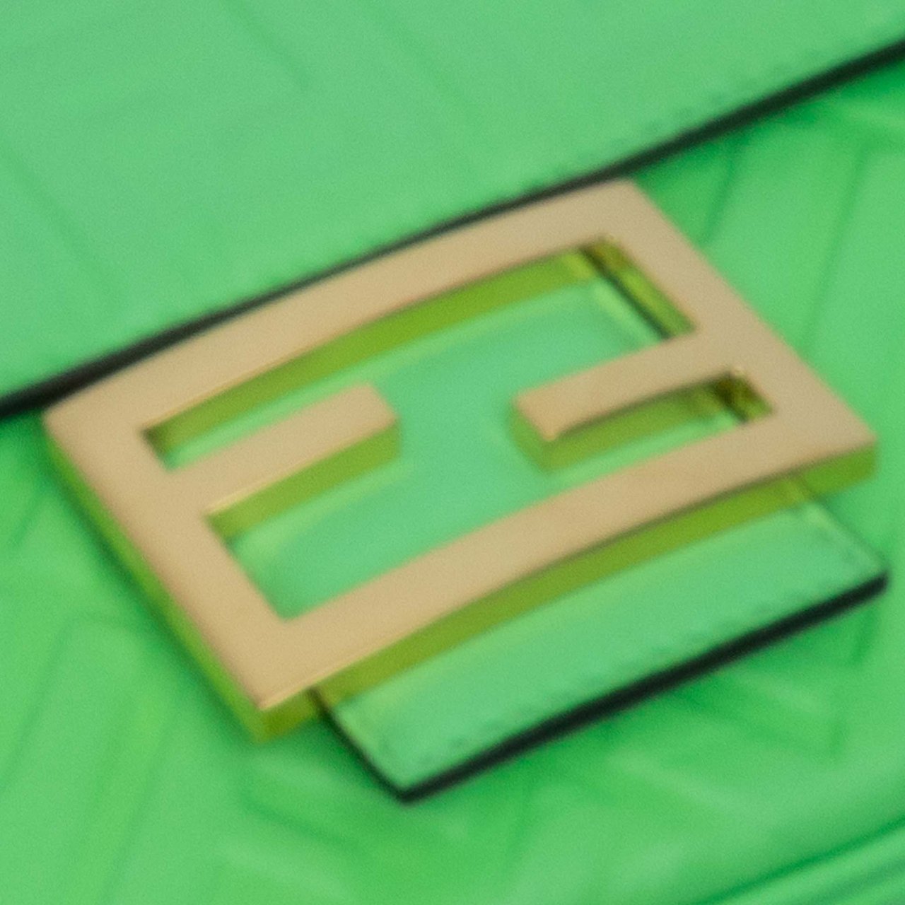 Fendi Zucca Embossed Leather Chain Midi Baguette Groen