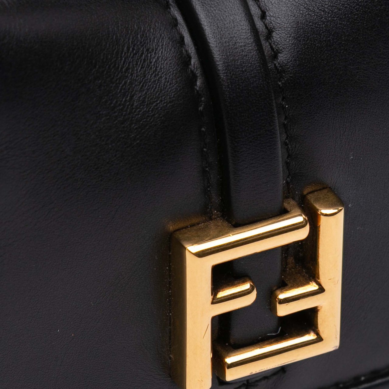 Fendi Mini Leather C mon Crossbody Zwart