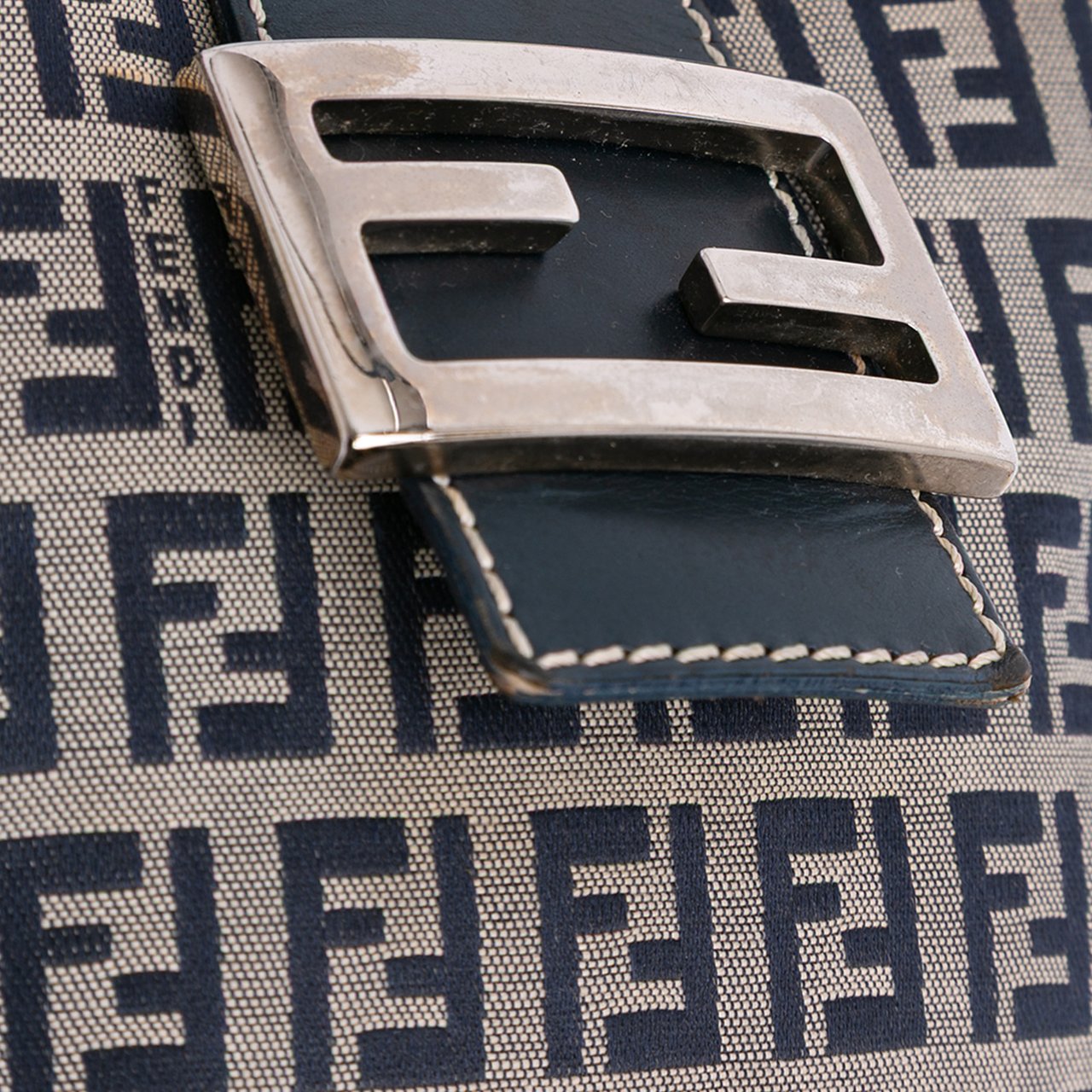 Fendi Zucchino Canvas Shoulder Bag Grijs