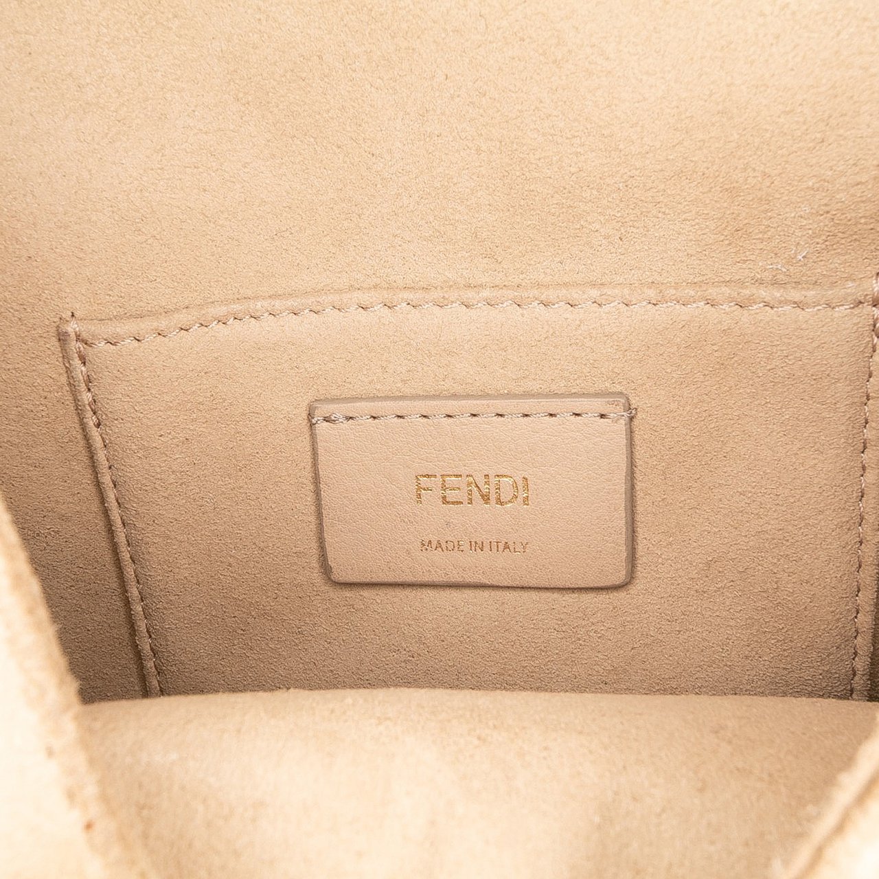 Fendi Small Scalloped Leather Kan I Crossbody Zwart
