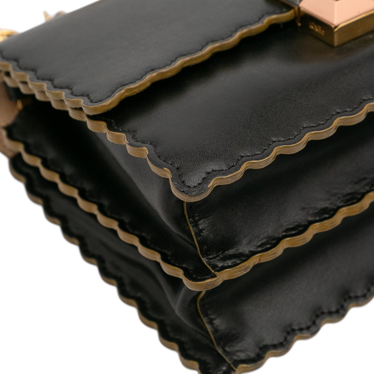Fendi Small Scalloped Leather Kan I Crossbody Zwart