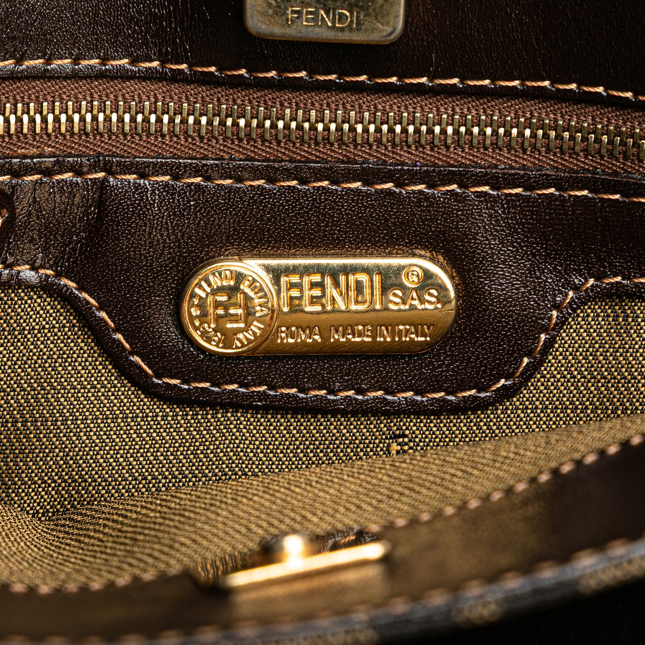 Fendi Zucca Canvas Shoulder Bag Bruin
