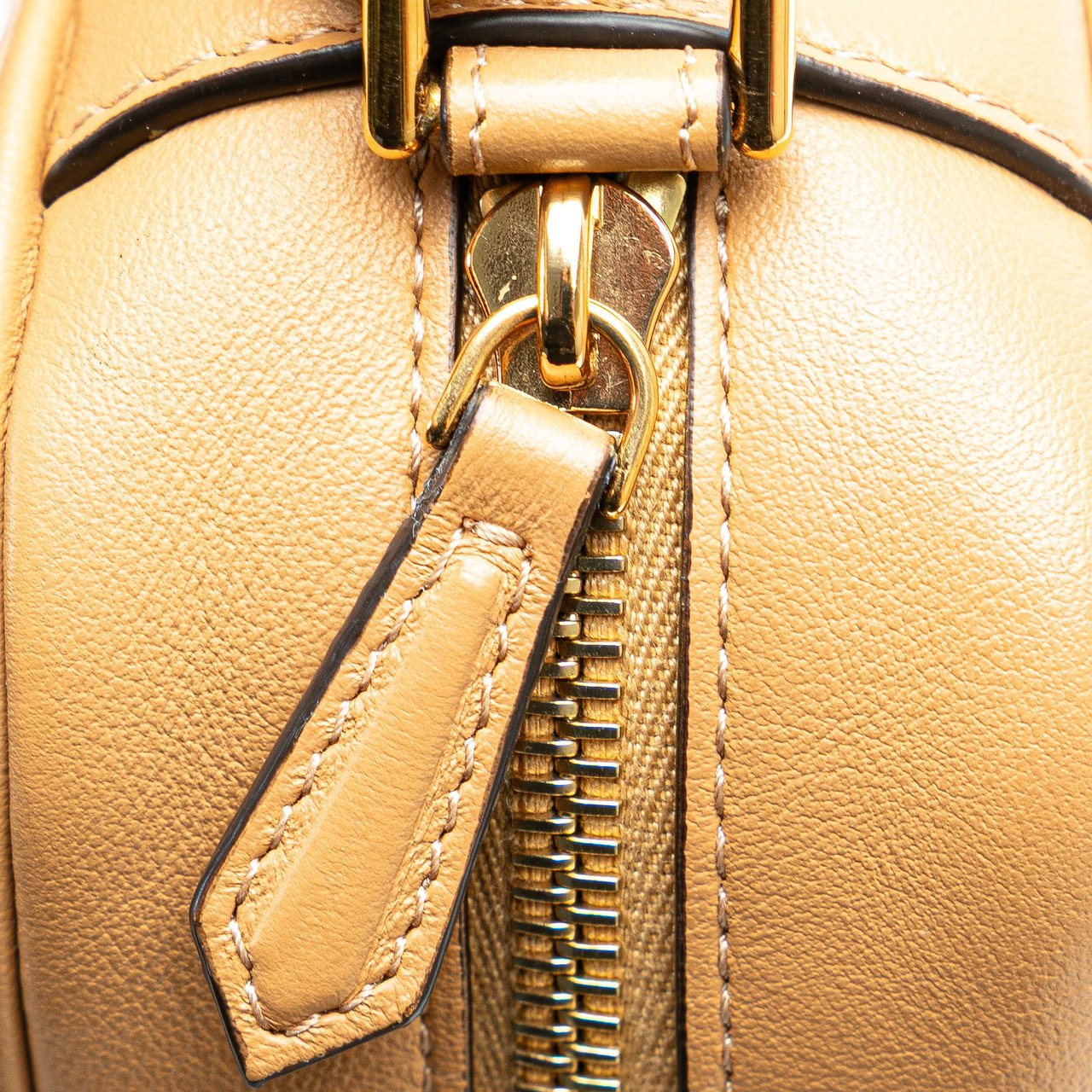 Fendi Leather Baguette Camera Bag Bruin