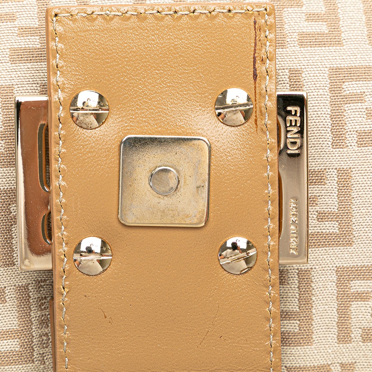 Fendi Zucchino Canvas Shoulder Bag Bruin