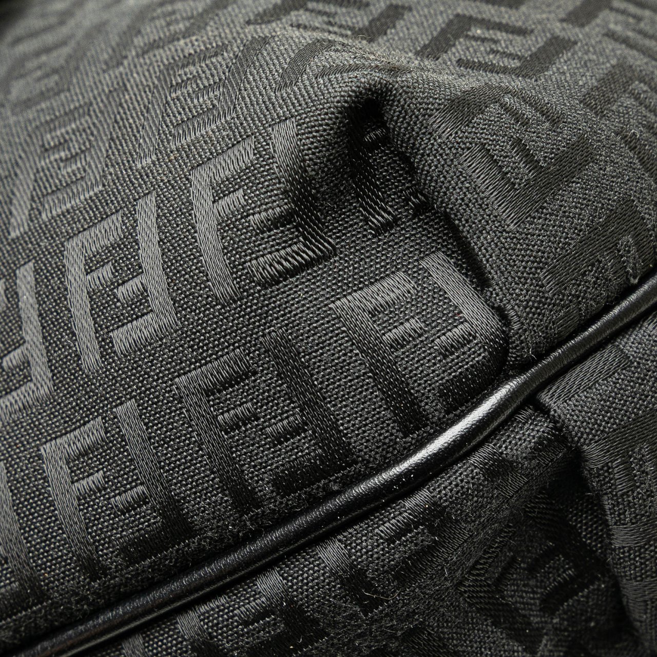 Fendi Zucchino Canvas Crossbody Zwart