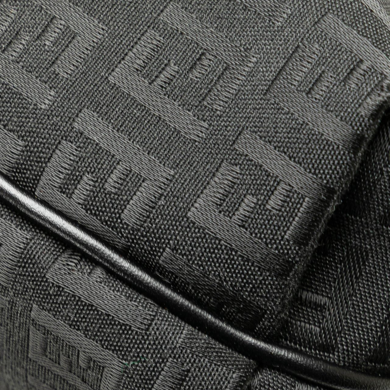 Fendi Zucchino Canvas Crossbody Zwart