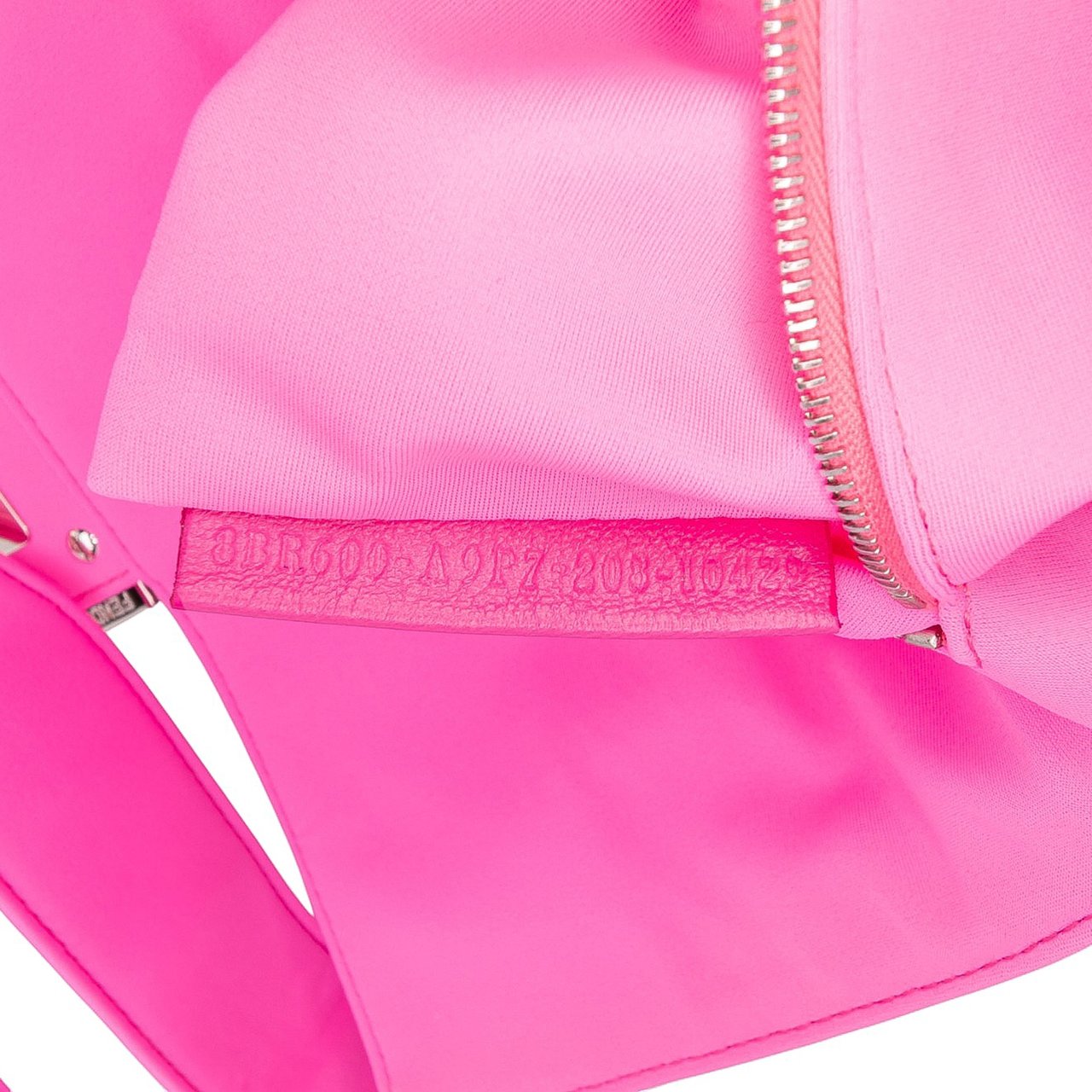 Fendi Medium Embossed Lycra Baguette Satchel Roze