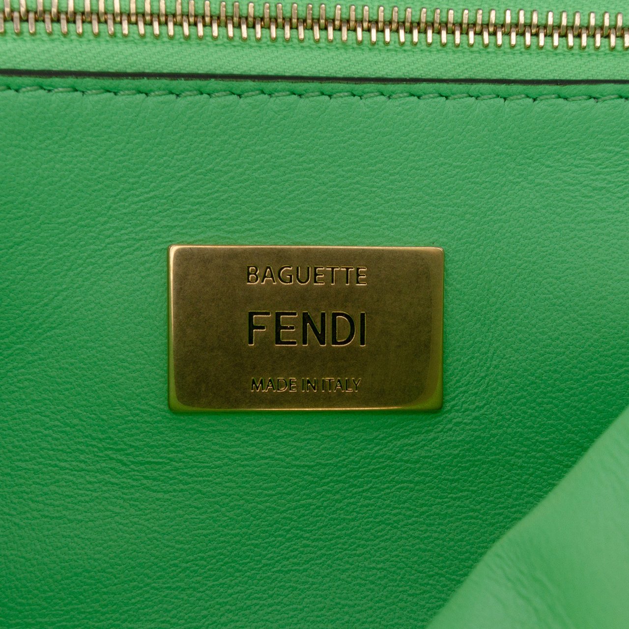 Fendi Small FF Nappa Embossed Chain Midi Baguette Groen