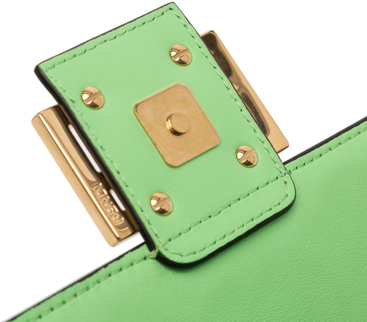 Fendi Small FF Nappa Embossed Chain Midi Baguette Groen