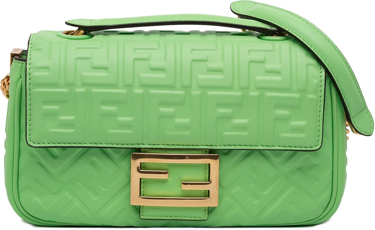 Fendi Small FF Nappa Embossed Chain Midi Baguette Groen