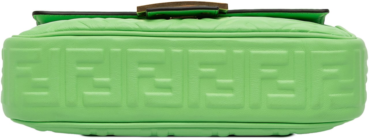 Fendi Small FF Nappa Embossed Chain Midi Baguette Groen