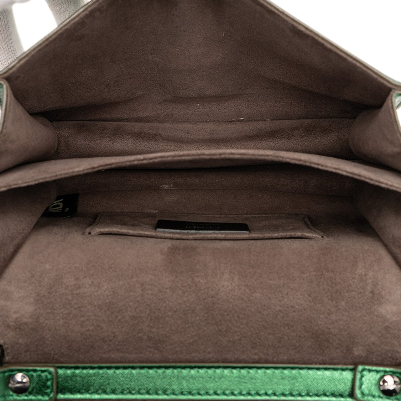 Fendi Small Leather Scalloped Kan I Crossbody Groen