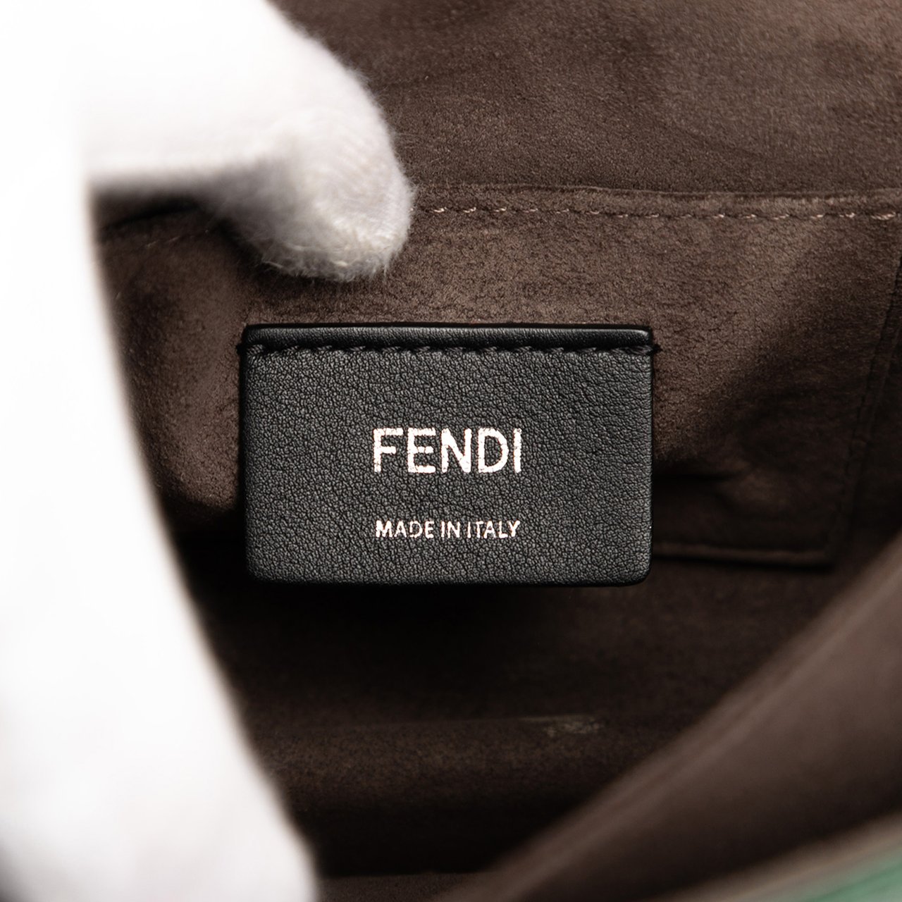 Fendi Small Leather Scalloped Kan I Crossbody Groen