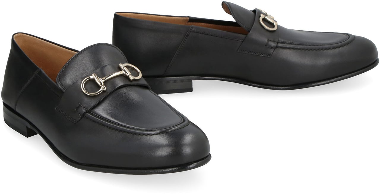 Ferragamo Leather loafers Zwart