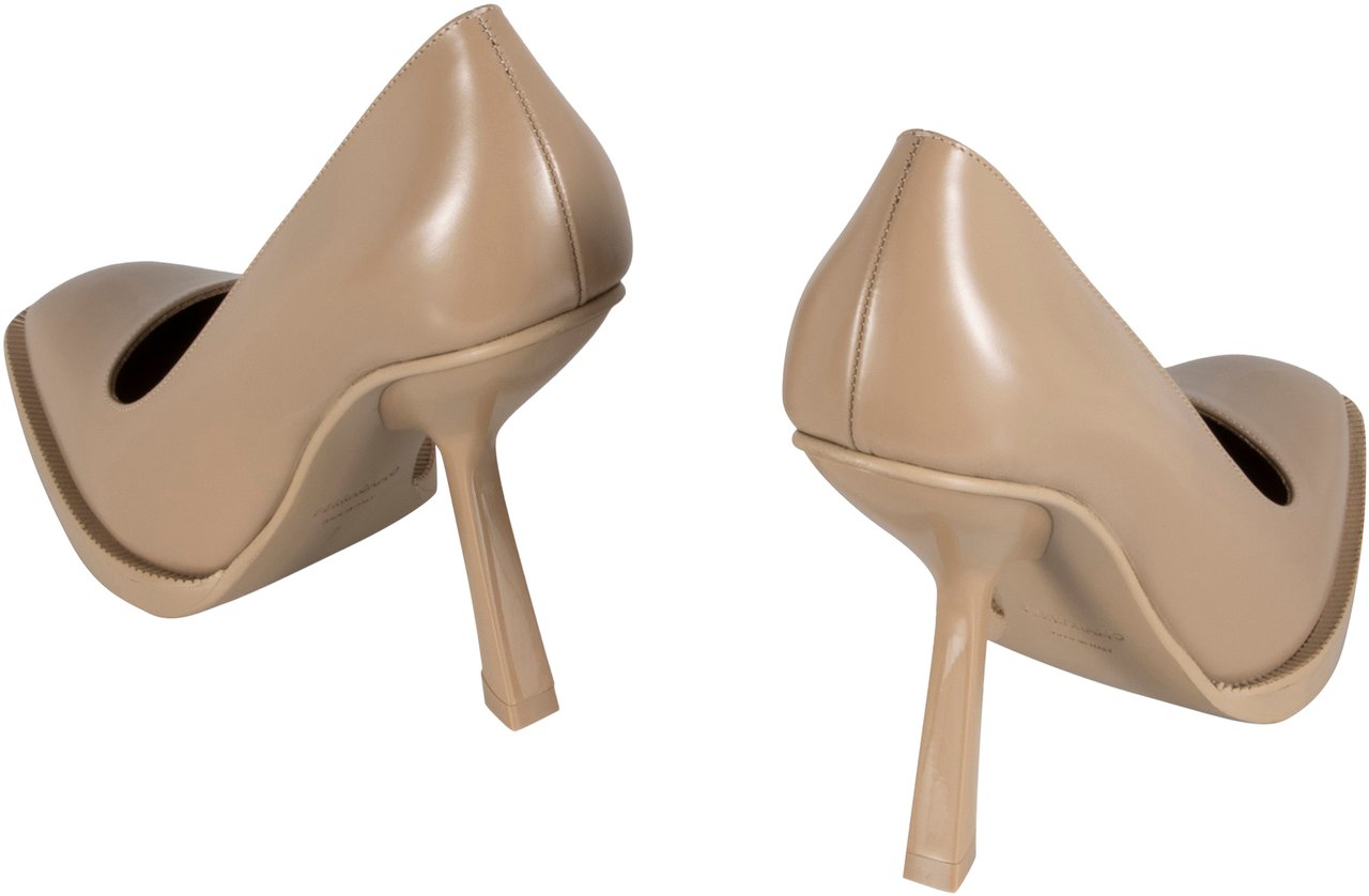 Ferragamo Leather pumps Beige