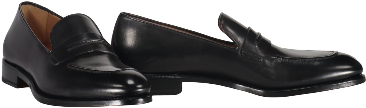 Ferragamo Leather loafers Zwart