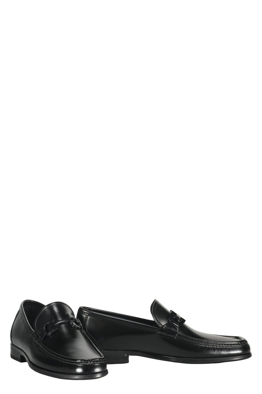 Ferragamo Leather loafers Zwart