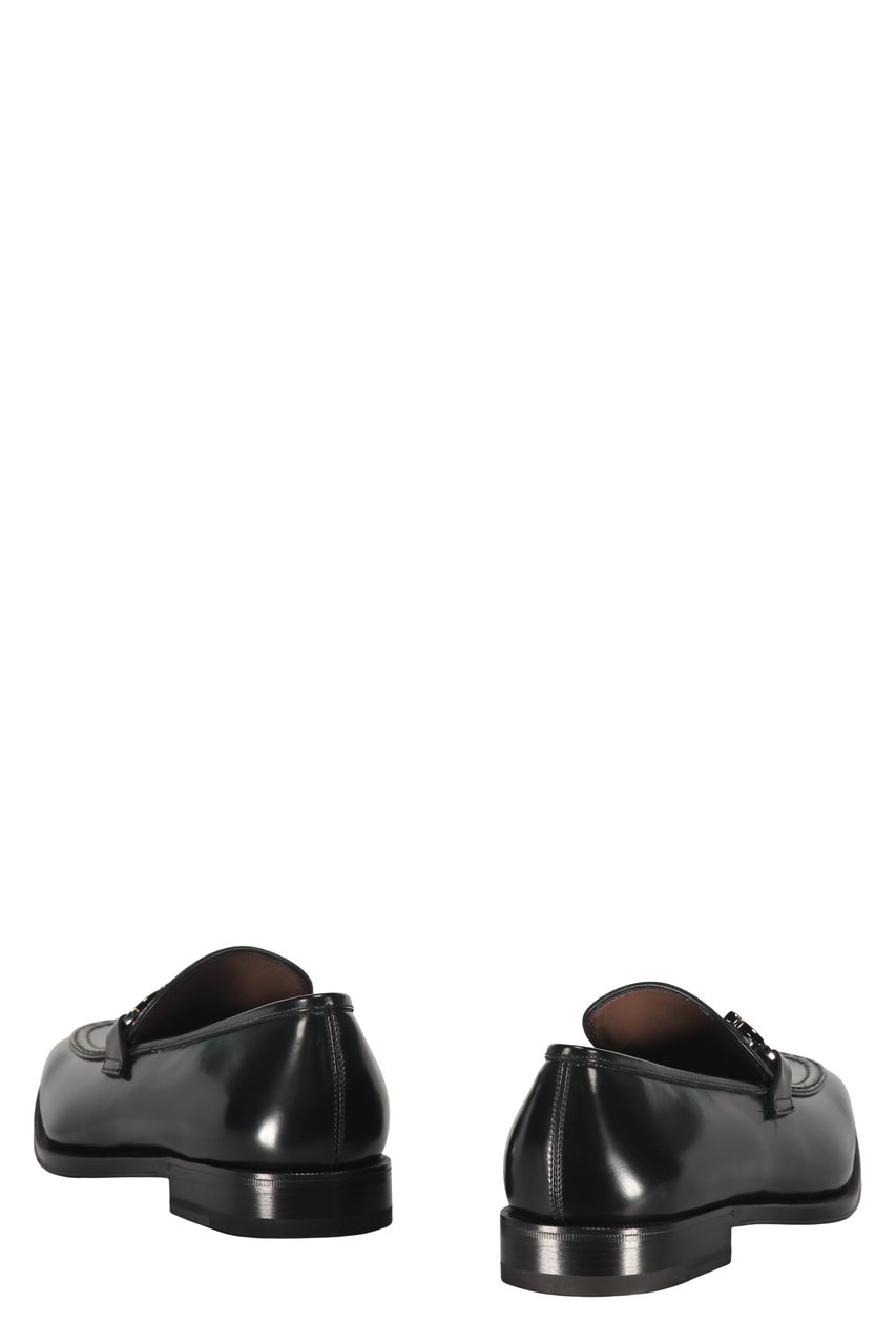 Ferragamo Leather loafers Zwart