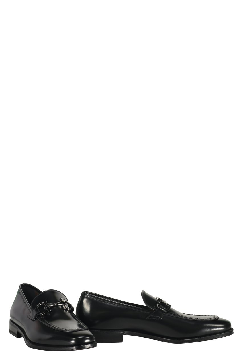 Ferragamo Leather loafers Zwart