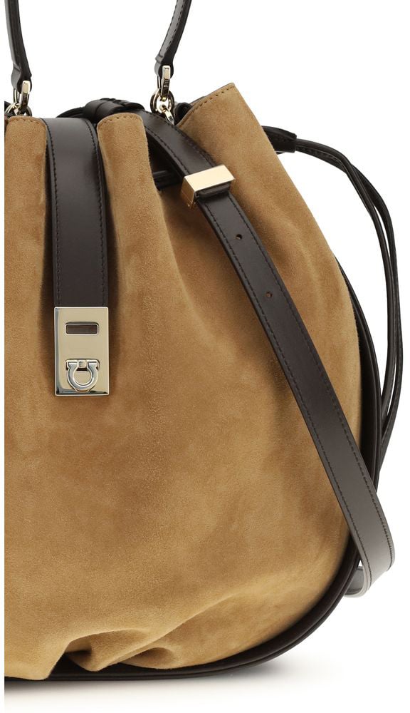 Ferragamo Ferragamo Brown Calf Leather Bos Taurus Shoulder Bag Bruin