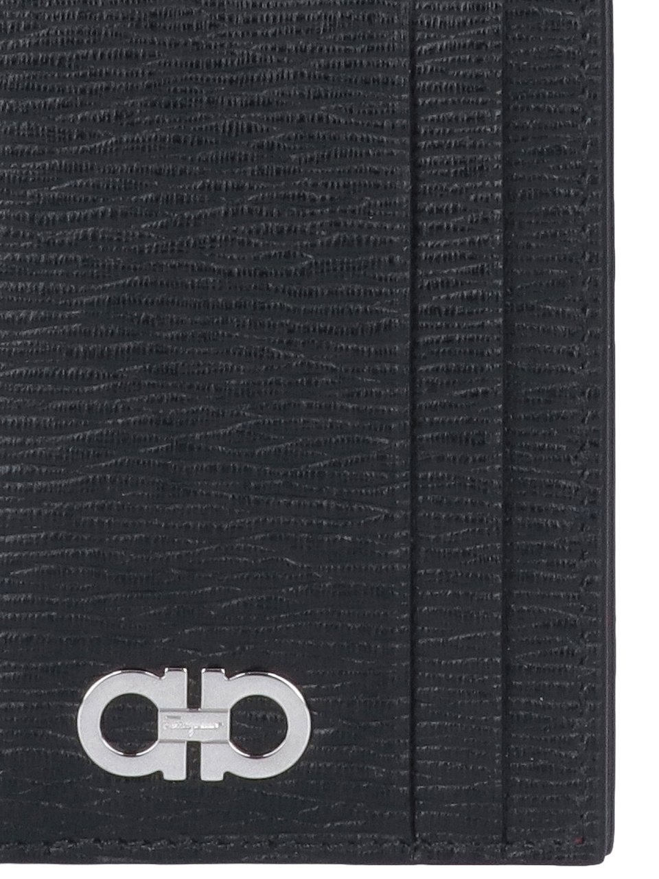 Ferragamo Black Gancini Pebbled Leather Bi-Fold Wallet Zwart