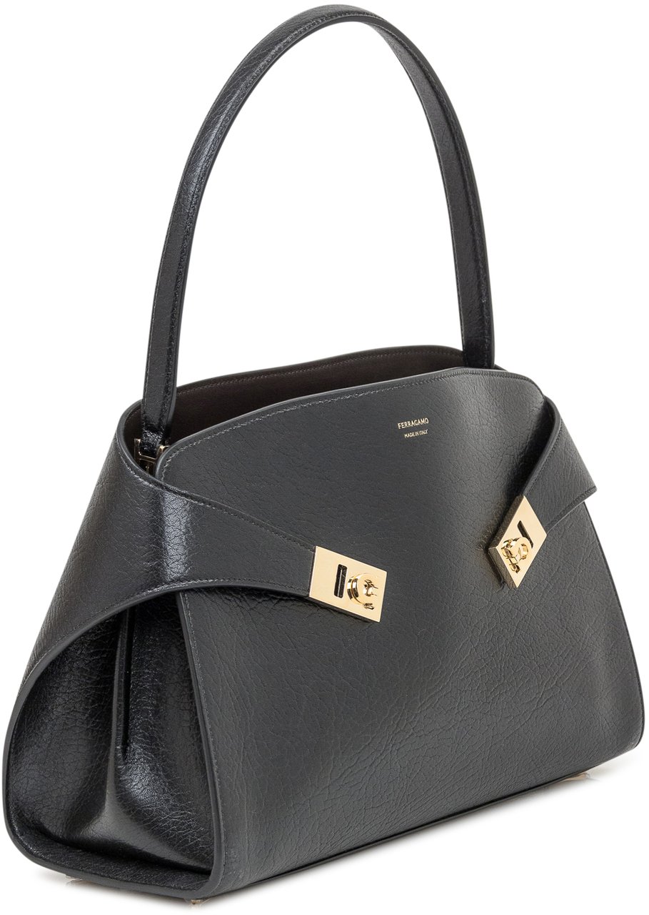 Ferragamo Ferragamo Borsa in Pelle Nera con Dettagli Dorati Zwart