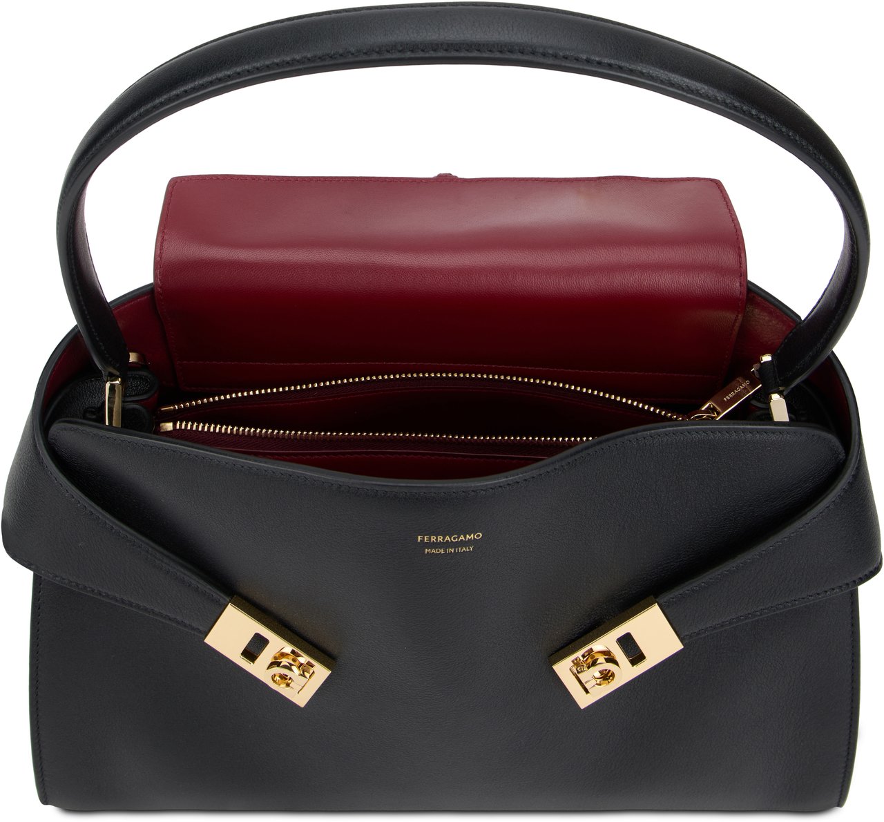 Ferragamo Hug M shoulder bag in leather Zwart