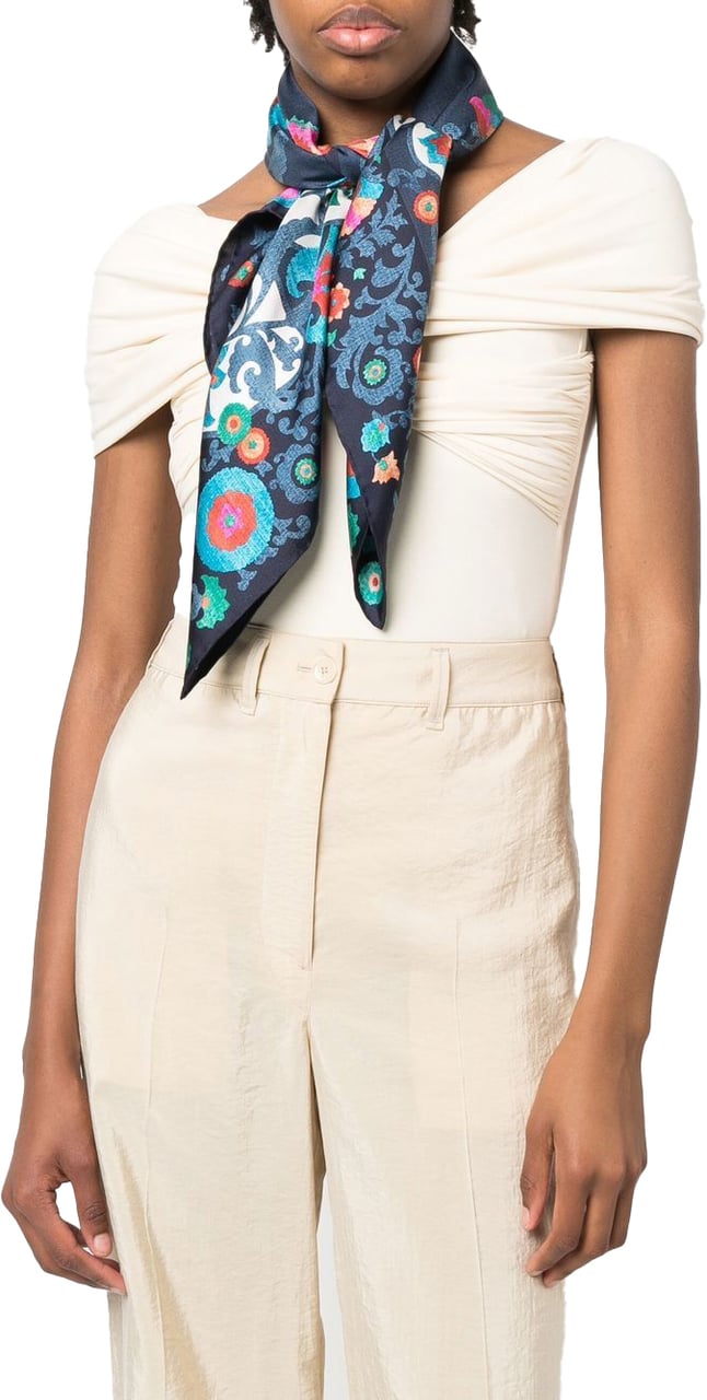 Ferragamo Scarfs Blue Blauw