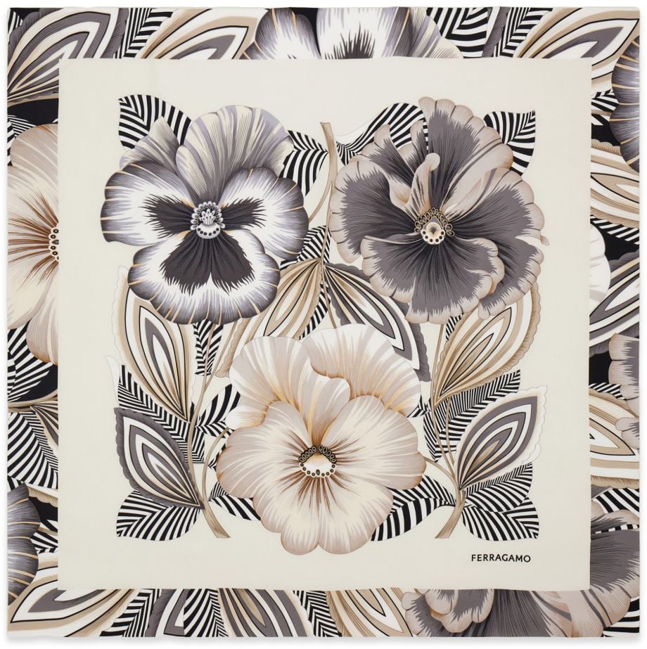 Ferragamo Scarfs Black Zwart